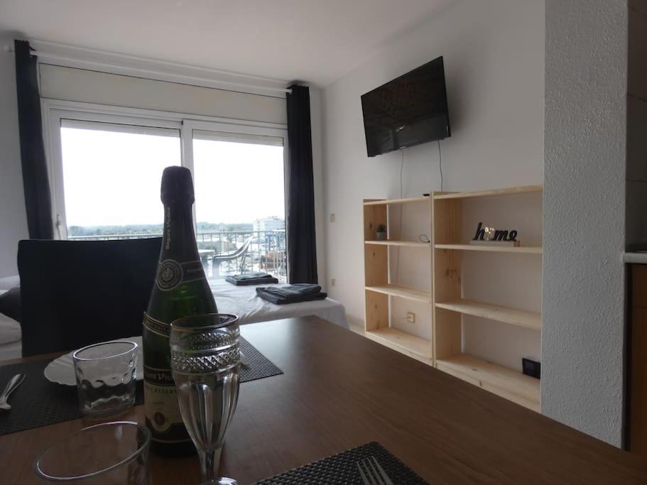 Estudio Con Vistas, Roses Extérieur photo